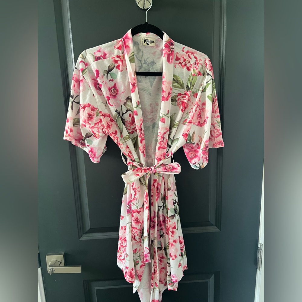 Show Me Your Mumu Brie Robe in ‘Garden Of Blooms’ Pink and White Floral One Size
